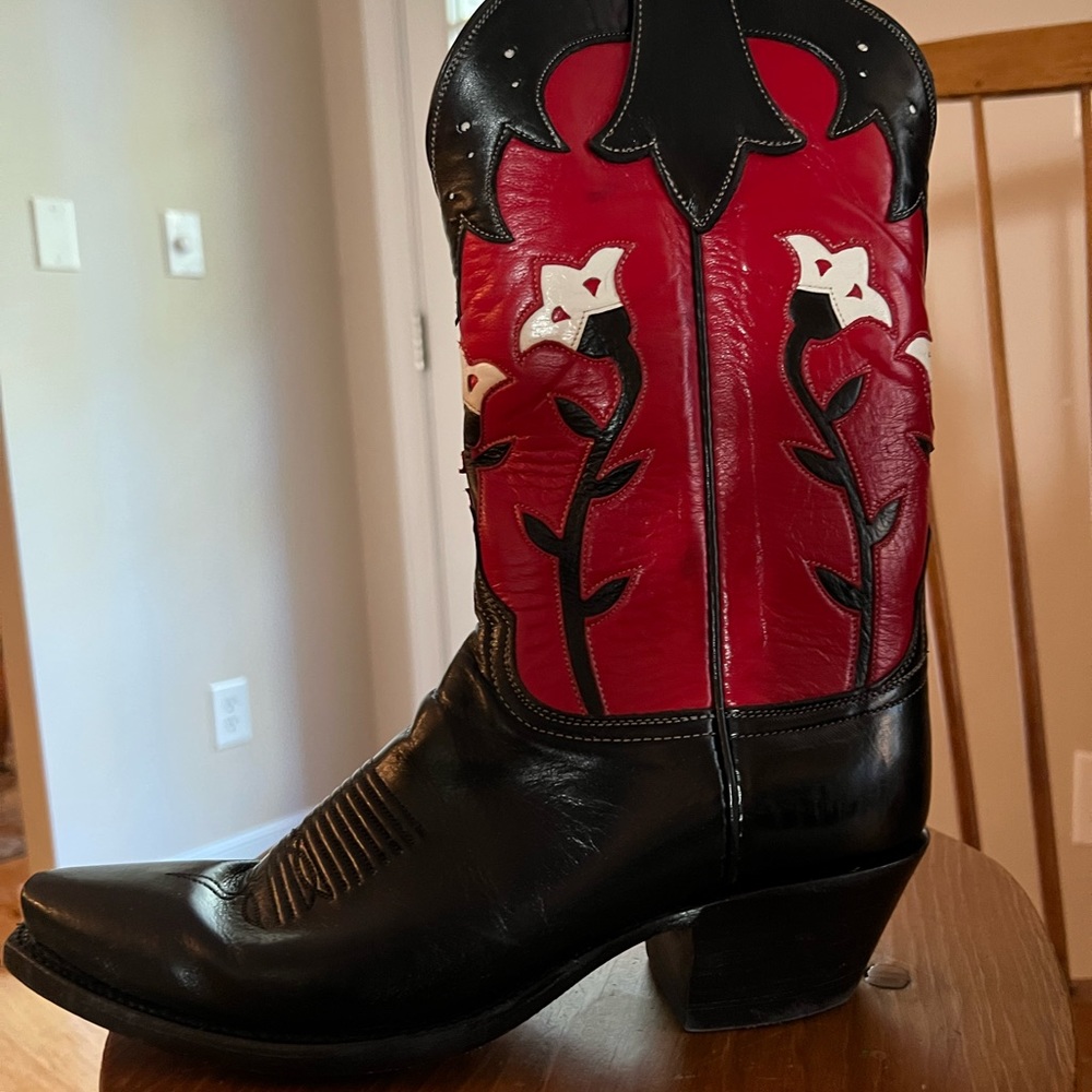 Lucchese boots size 8.5